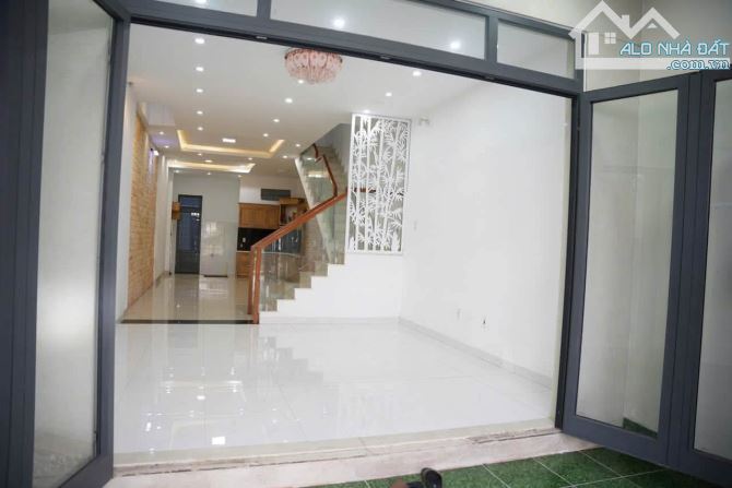Cho thuê nhà mặt tiền Nguyễn Phẩm – 3 tầng – 3 phòng ngủ